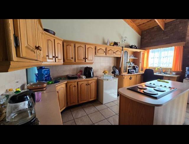 11 BEDROOM HOUSE FOR SALE IN POTCHEFSTROOM CENTRAL